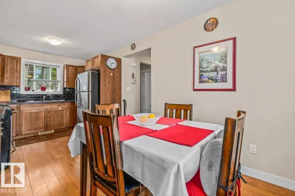 11436 88 ST NW, Edmonton, AB T5B3R1