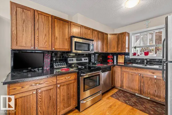 11436 88 ST NW, Edmonton, AB T5B3R1