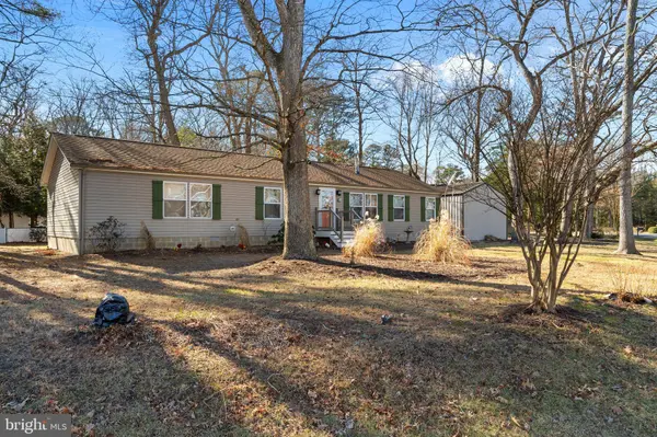 12 WOODS CIR, Ocean View, DE 19970