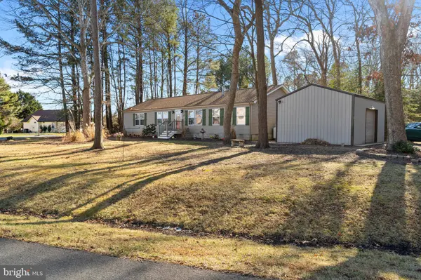 12 WOODS CIR, Ocean View, DE 19970