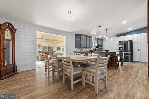 12 WOODS CIR, Ocean View, DE 19970