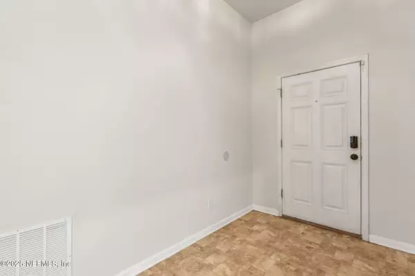 9520 FRASER FIR CT, Jacksonville, FL 32208