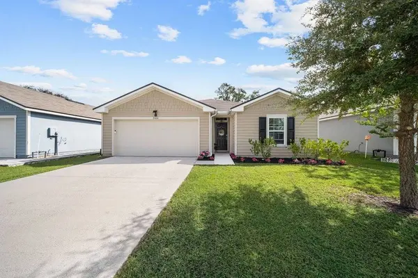 2464 BEACHVIEW DR, Jacksonville, FL 32097