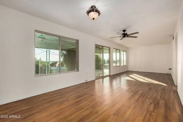 11049 W CRESTBROOK Drive, Sun City, AZ 85351