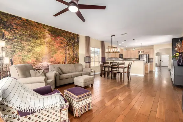 1310 E PARKVIEW Drive, Gilbert, AZ 85295