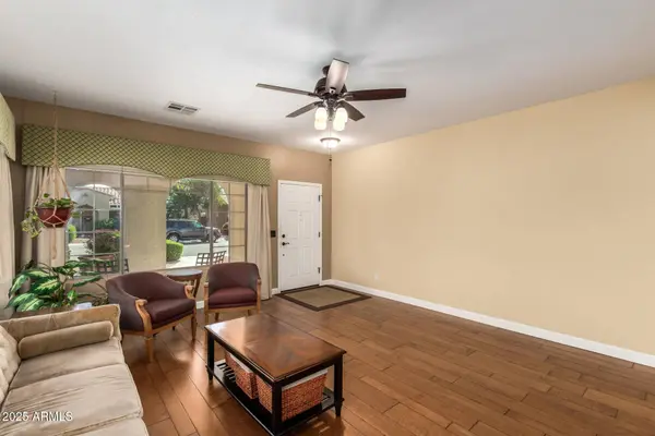 1310 E PARKVIEW Drive, Gilbert, AZ 85295