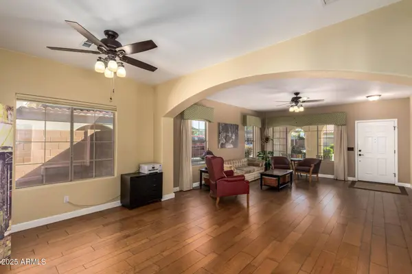 1310 E PARKVIEW Drive, Gilbert, AZ 85295
