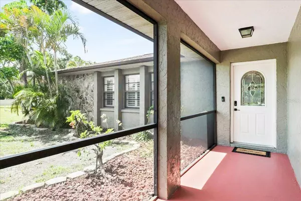 1302 GEORGETOWNE CIR, Sarasota, FL 34232