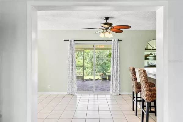 1302 GEORGETOWNE CIR, Sarasota, FL 34232