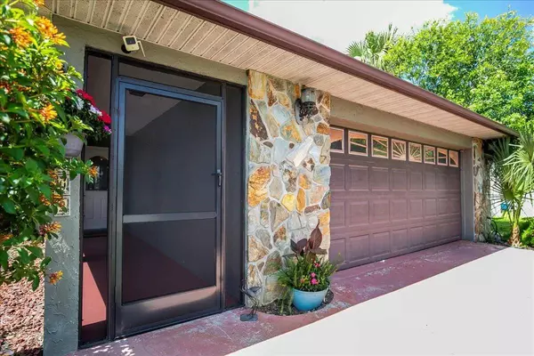 1302 GEORGETOWNE CIR, Sarasota, FL 34232