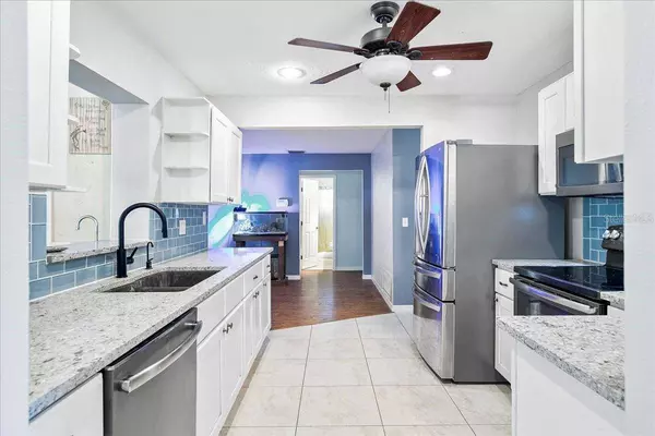 1302 GEORGETOWNE CIR, Sarasota, FL 34232