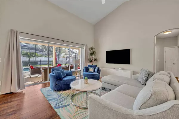 333 BURFORD CIR, Davenport, FL 33896