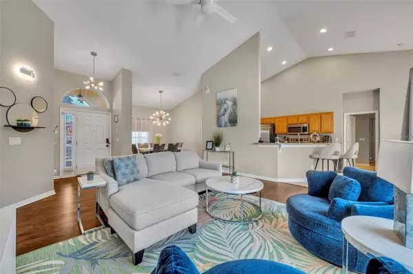 333 BURFORD CIR, Davenport, FL 33896