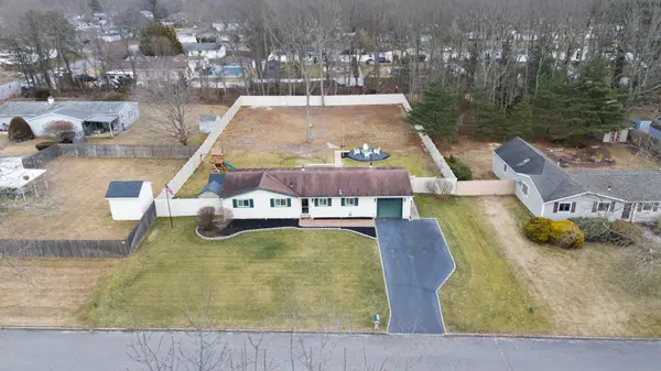 167 8th Ave, Holtsville, NY 11742
