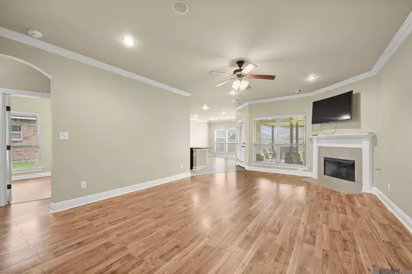 8862 Reserve Oak Ave, Zachary, LA 70791