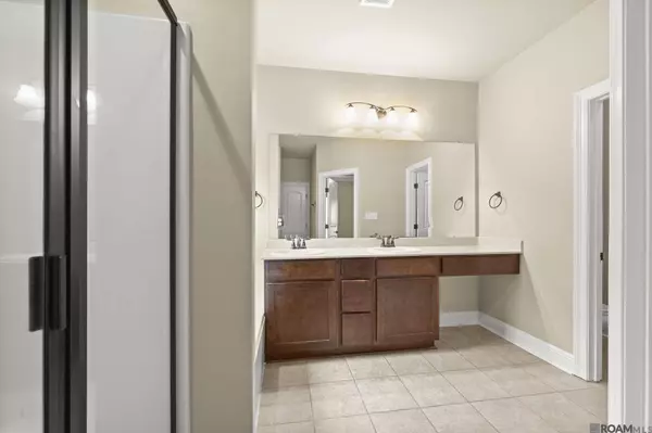 8862 Reserve Oak Ave, Zachary, LA 70791