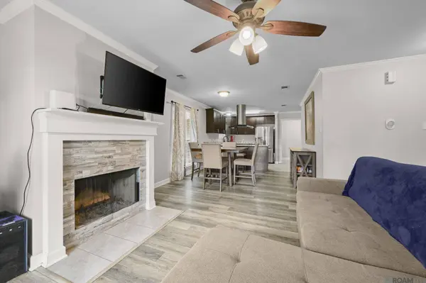 25422 Homestead Dr, Denham Springs, LA 70726