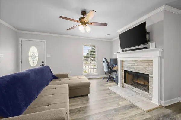 25422 Homestead Dr, Denham Springs, LA 70726