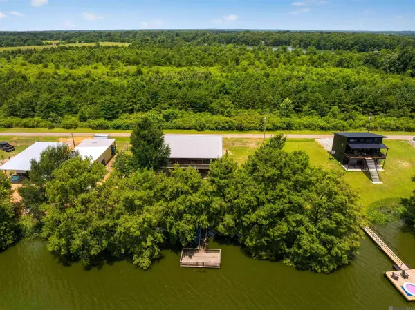 687 Estate Dr, Jonesville, LA 71343
