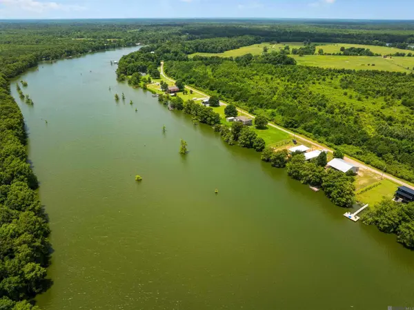 687 Estate Dr, Jonesville, LA 71343