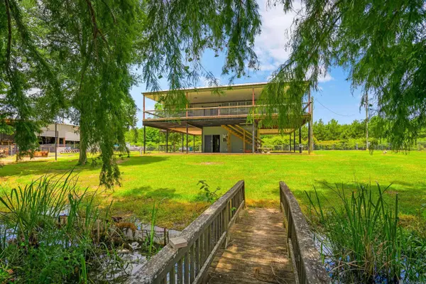 687 Estate Dr, Jonesville, LA 71343