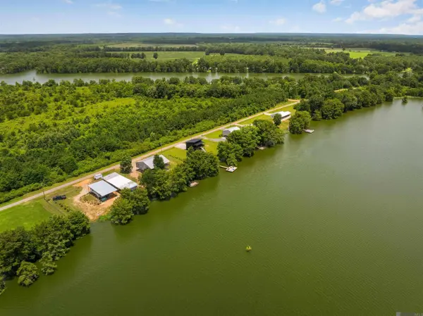 687 Estate Dr, Jonesville, LA 71343
