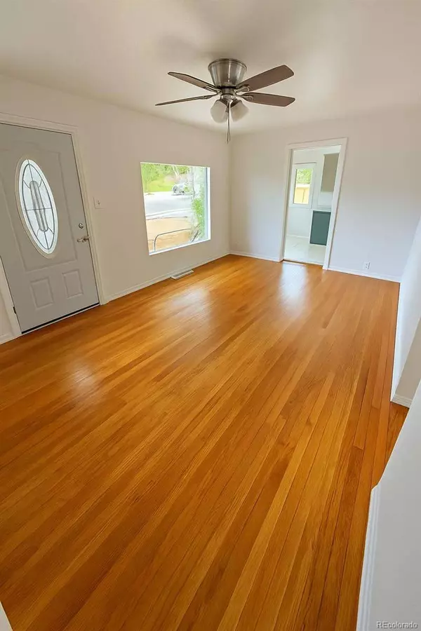 675 S Quivas ST, Denver, CO 80223