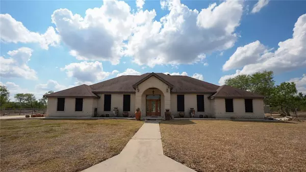 240 County Road 2112, Alice, TX 78332