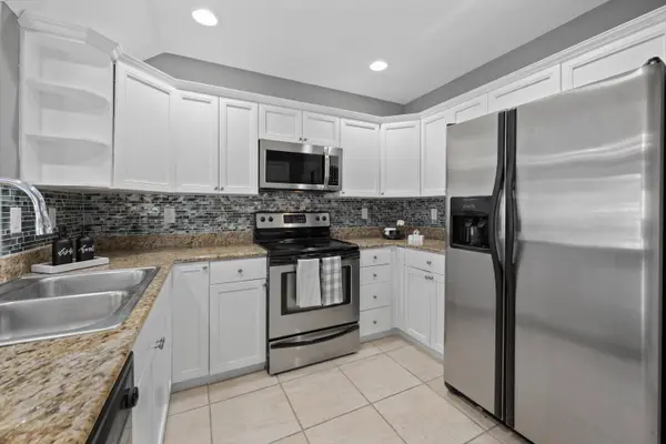 902 S Federal HWY, Lake Worth Beach, FL 33460