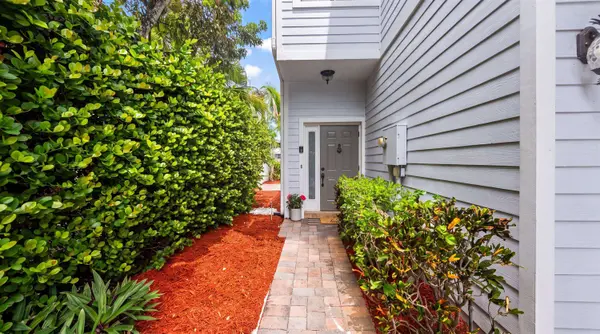 902 S Federal HWY, Lake Worth Beach, FL 33460