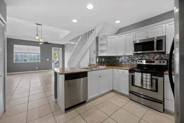 902 S Federal HWY, Lake Worth Beach, FL 33460