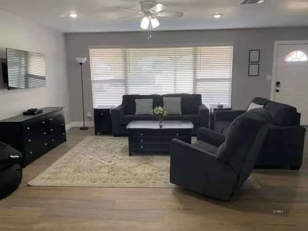 412 Cedar St, Page, AZ 86040