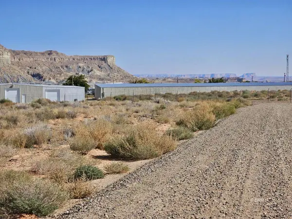 25 W Quill, Big Water, UT 84741
