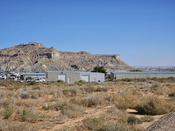 25 W Quill, Big Water, UT 84741