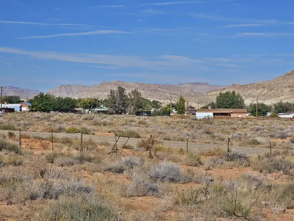 25 W Quill, Big Water, UT 84741