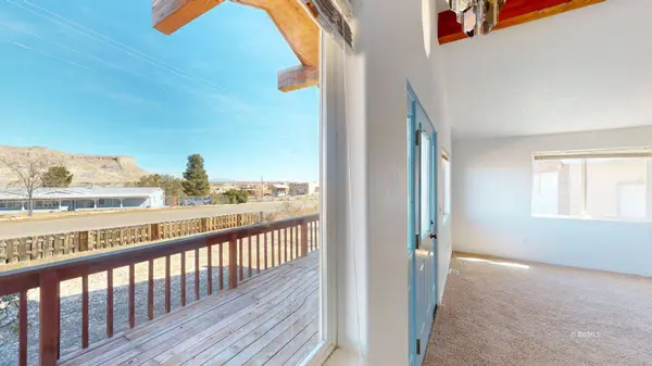 910 S Freedom Way, Big Water, UT 84741