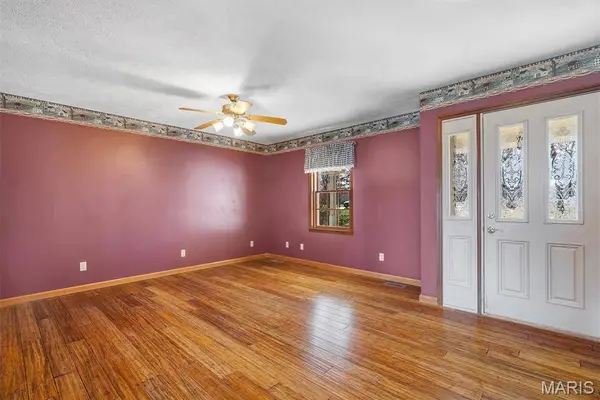 133 Pinnacle Point DR, Hillsboro, IL 62049