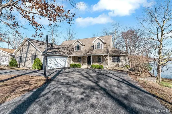 133 Pinnacle Point DR, Hillsboro, IL 62049