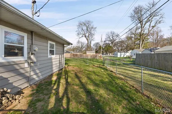 4008 S Park DR, Belleville, IL 62226