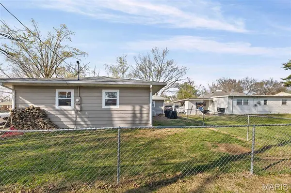 4008 S Park DR, Belleville, IL 62226