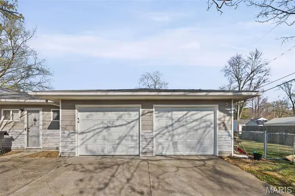 4008 S Park DR, Belleville, IL 62226