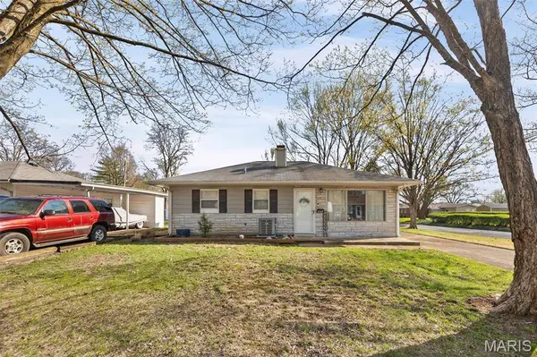 4008 S Park DR, Belleville, IL 62226