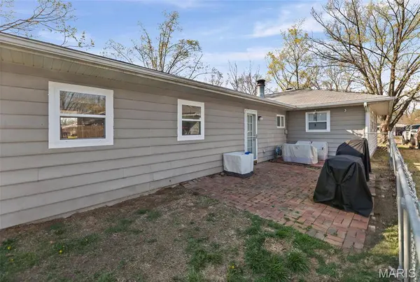 4008 S Park DR, Belleville, IL 62226