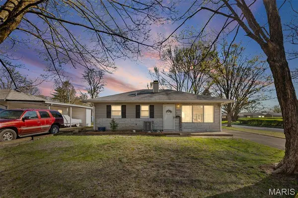 4008 S Park DR, Belleville, IL 62226