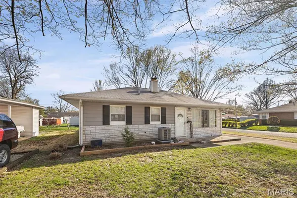 4008 S Park DR, Belleville, IL 62226