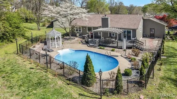 110 Woods End, Collinsville, IL 62234