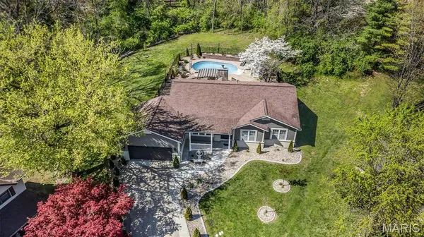 110 Woods End, Collinsville, IL 62234