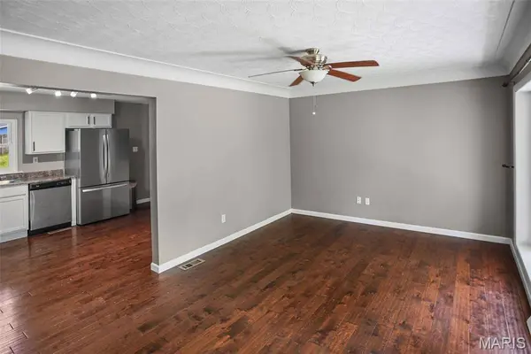 31 Grainey DR, Glen Carbon, IL 62034