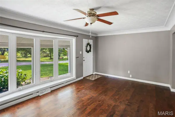 31 Grainey DR, Glen Carbon, IL 62034