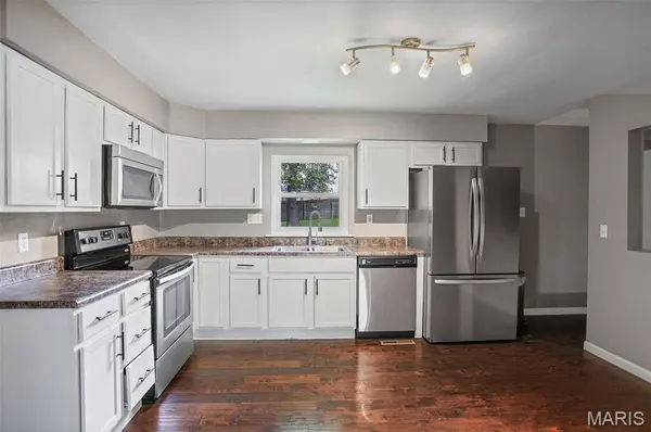 31 Grainey DR, Glen Carbon, IL 62034